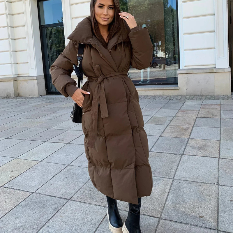 Clara – Kåpe med lange ermer, midjebelte og ståkrage