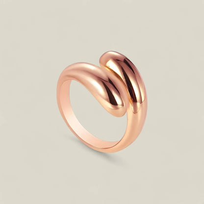 Sophia - Tidløs ring som kombinerer holdbarhet med minimalistisk eleganse
