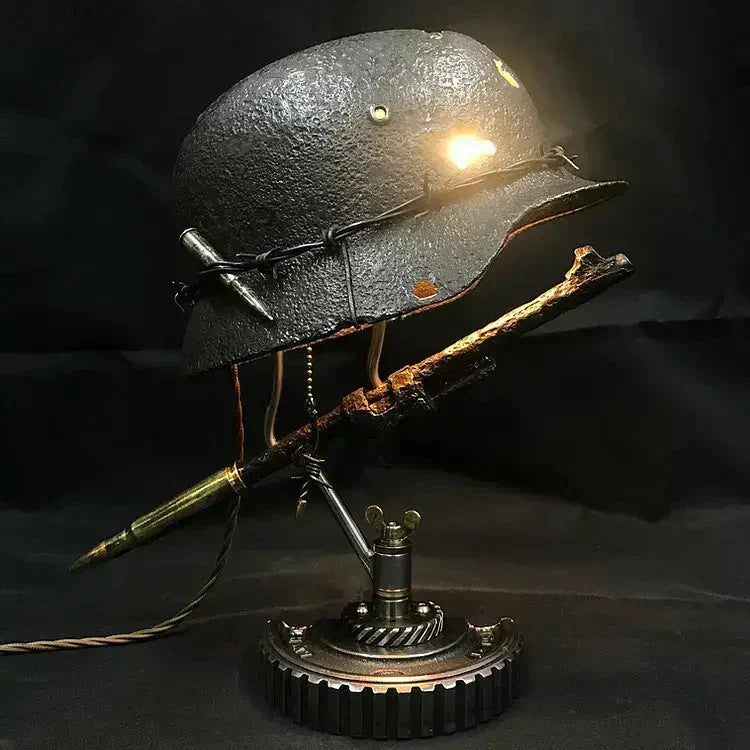 HelmetGlow - Hjelmlampe i kunstharpiks for unik dekorativ belysning