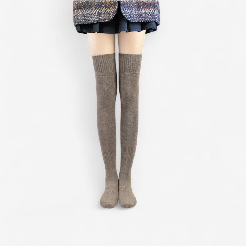 Isla – Lårlange Sokker med Sømløs Tå og Elastisk Kant