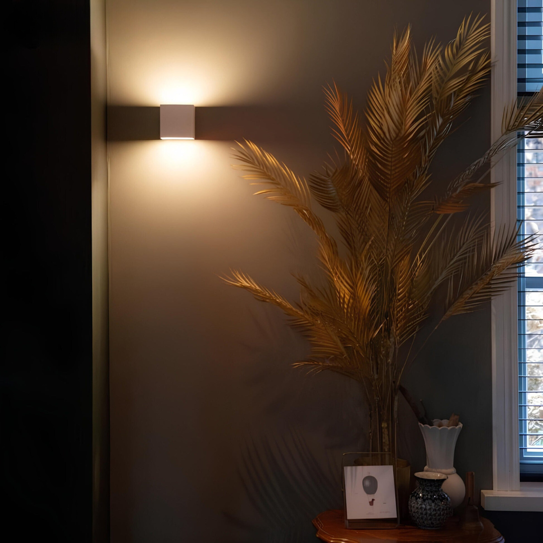 GlowBright – Stilig vegglampe med myk glød for en koselig atmosfære