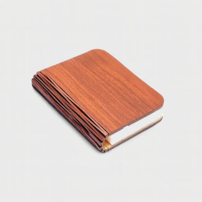 ShinePage – Oppladbar LED lampe med Sammenleggbart Bokdesign