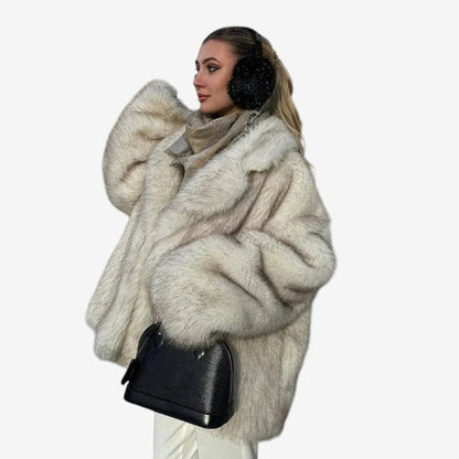 Elise – Langermet oversized kåpe med slagkrage