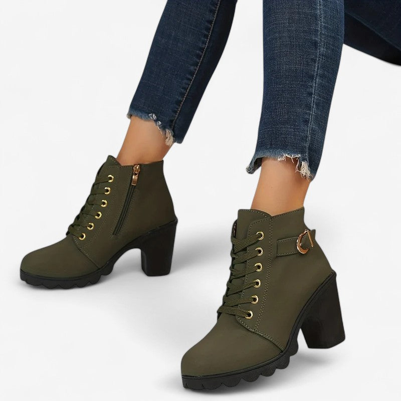 Jolien – Ankelstøvler med tykk såle og justerbar spenne