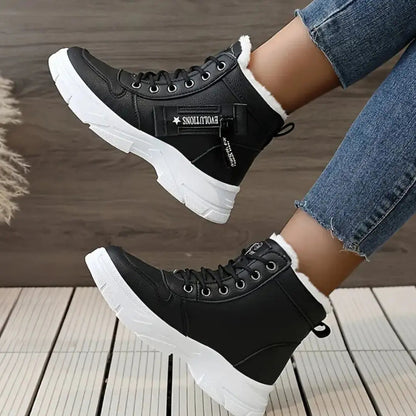 Elara - Stilige støvler med glidelås i siden og koselig fôr