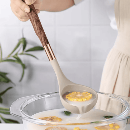 CulinaryTouch - uanstrengt matlaging med matsikker silikon og trehåndtak