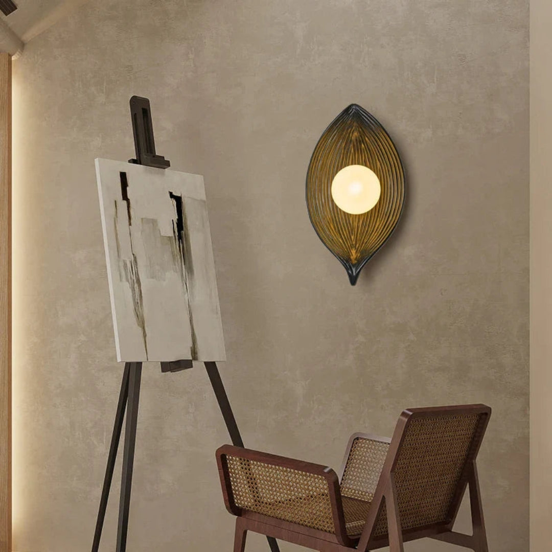 LeafGlow - Elegant LED Vegglampe Inspirert av Naturlig Bladdesign