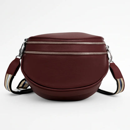 Sanne – Romslig skulderveske med justerbar skulderrem