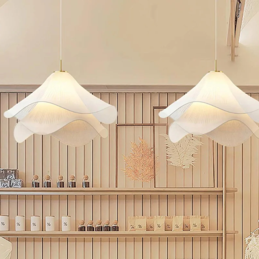 WavyLight – Stoff Taklampe med Lagdelt Bølget Skjerm