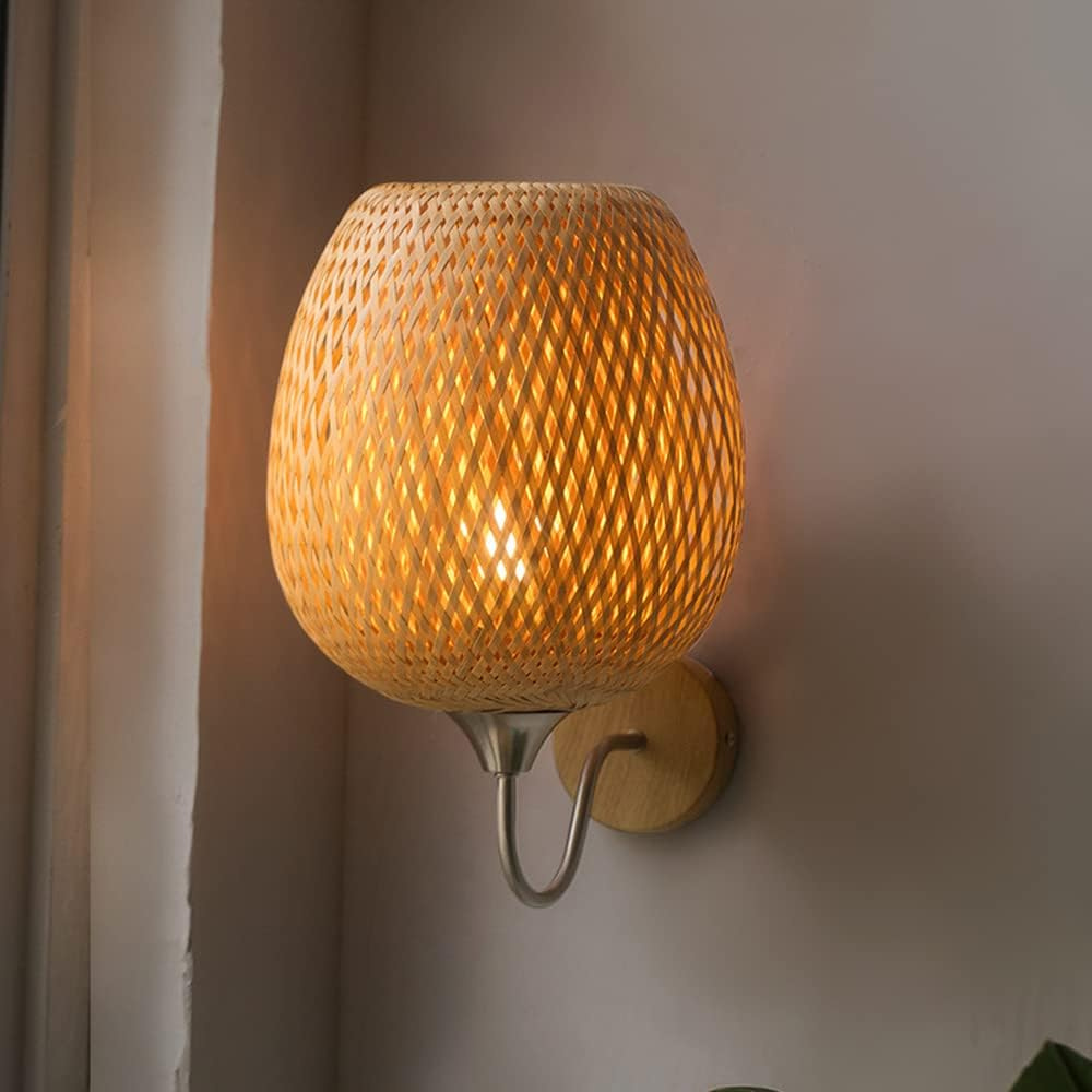 LatticeLumen - Håndlaget vegglampe for sofistikert romatmosfære
