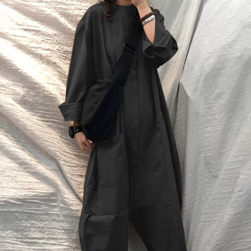 Marie – Langermet løstsittende jumpsuit med knapper