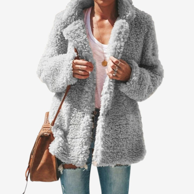 Velmora – Jakke med Slagkrage og Lange Ermer