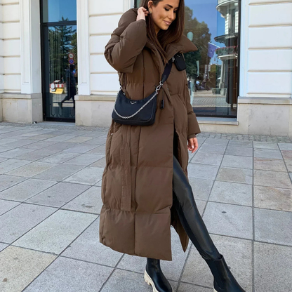 Clara – Kåpe med lange ermer, midjebelte og ståkrage