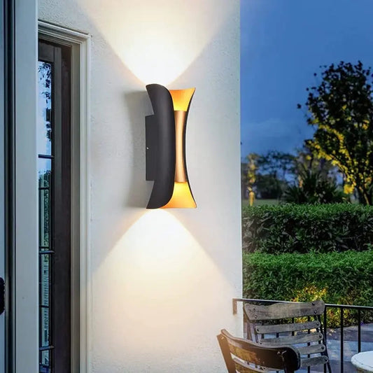 BrioBeam - Slitesterk LED-vegglampe for utendørs belysning