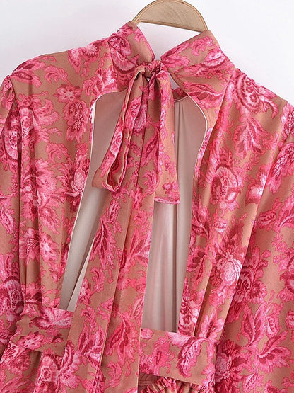 Victoria - Chic kimono-inspirert kjole med belte i midjen og klokkeermer