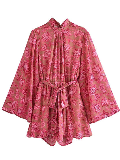 Victoria - Chic kimono-inspirert kjole med belte i midjen og klokkeermer