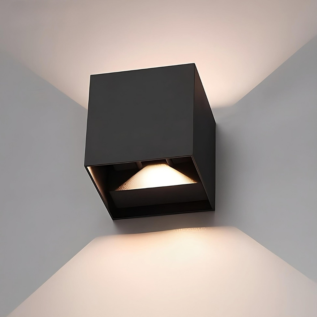 GlowBright – Stilig vegglampe med myk glød for en koselig atmosfære