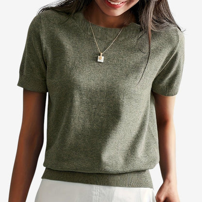 Isla – Kortermet T-skjorte med Rund Hals og Ribbestrikket Kant