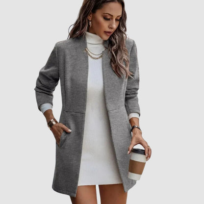 Luisa – Langermet Frakk med Åpen Front og Lommer