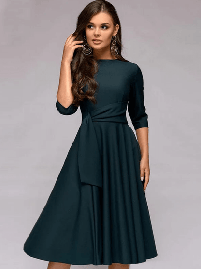 Samantha - A-line kjole med knyting i midjen og trekvart ermer