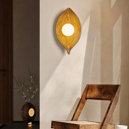 LeafGlow - Elegant LED Vegglampe Inspirert av Naturlig Bladdesign