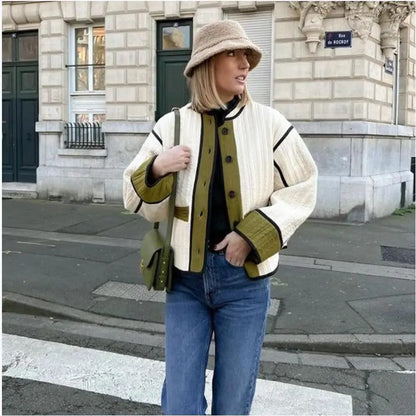 Isabella - Stilig Kort Pufferjakke med Fargeblokker og Vintage Quiltemønster