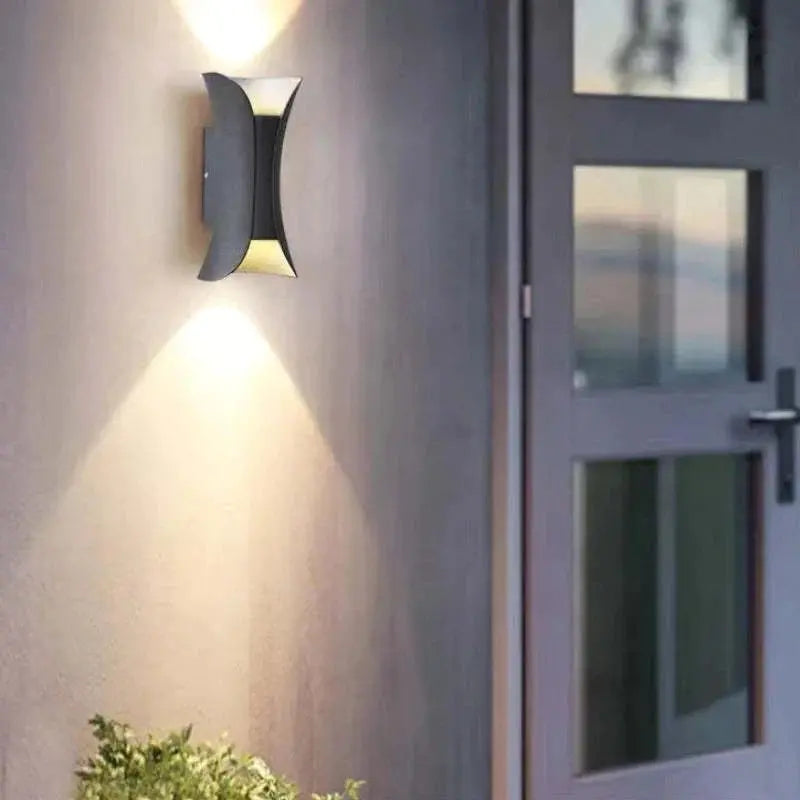 BrioBeam - Slitesterk LED-vegglampe for utendørs belysning