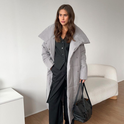 Clara – Kåpe med lange ermer, midjebelte og ståkrage