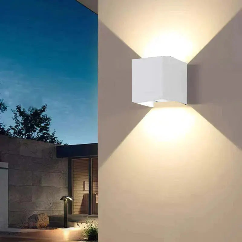 LumeGuard - Værbestandig LED-vegglampe med fjernkontroll