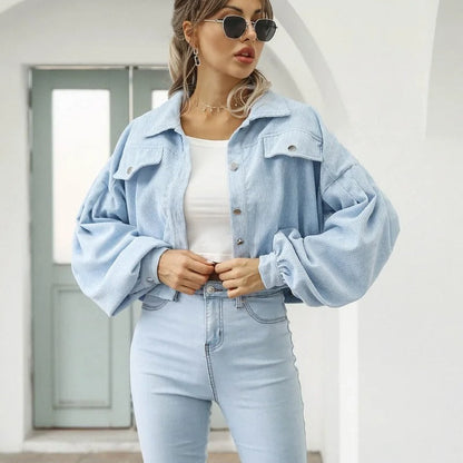 Sophia - Stilig cropped cordfløyeljakke med puffede ermer og knappelukking