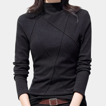 Isabella - Slim Fit mokkahals genser med Asymmetrisk Design