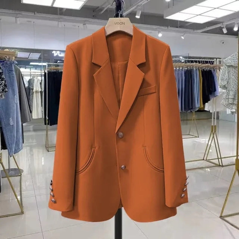 Cornelia – Langermet blazer med krage og knapper