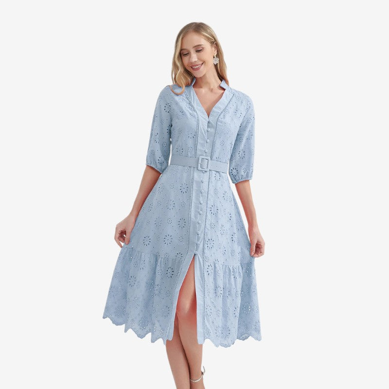 Nancy – Kortermet kjole med ståkrage og knapper foran