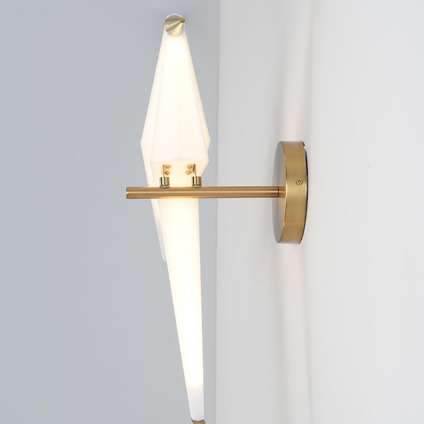 AuriNest – Vegglampe med fuglemotiv og integrert LED