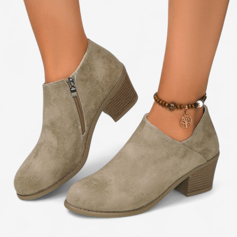 Mira – Ankelstøvletter med Rund Tå og Glidelås på Siden