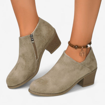 Mira – Ankelstøvletter med Rund Tå og Glidelås på Siden