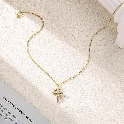 Lily - Elegant anheng halskjede med justerbar kjede og intrikate detaljer