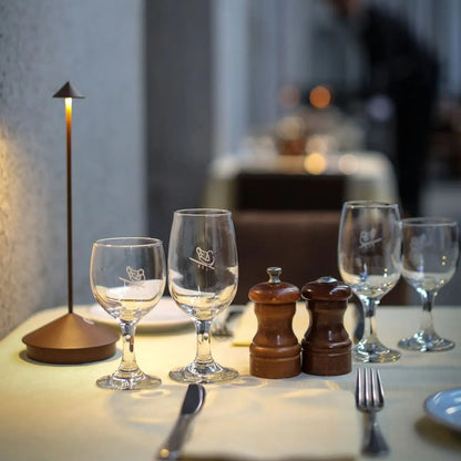 AuraLite - Oppladbar bordlampe med justerbart lys og berøringskontroll