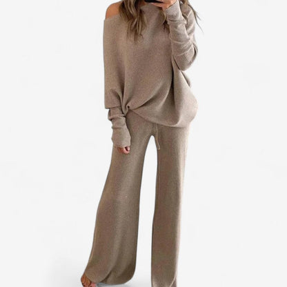 Akselina - Todelt sett med en topp uten skuldre og vide bukser