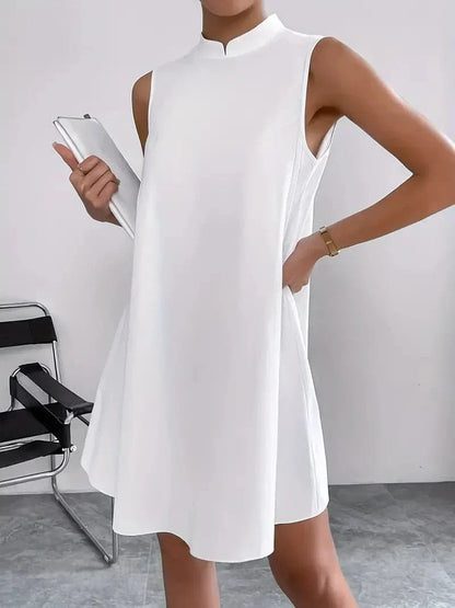 Luna - Ermeløs A-linjeformet kjole med høy krage