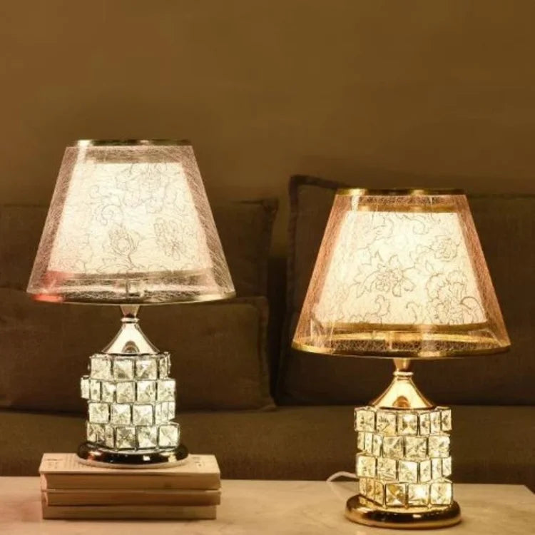 CrystalShine - Elegant LED-lampe i gullkrystall for stilfull belysning