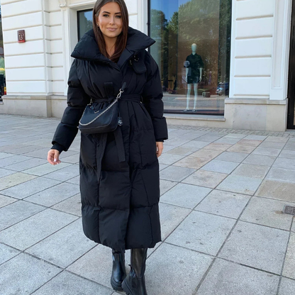 Clara – Kåpe med lange ermer, midjebelte og ståkrage