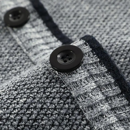 Jonas - Elegant cardigan med V-hals, lommer og knappekjole