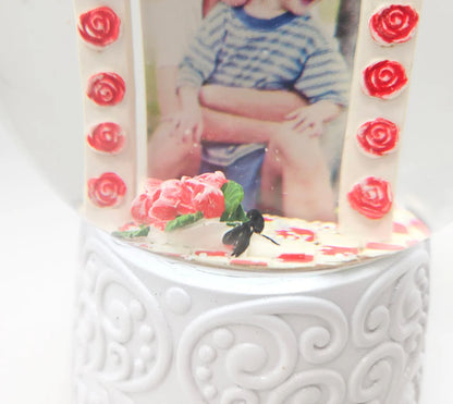 BlossomCraft - Tilpassbart snøkulesett med rosenramme og fotodisplay