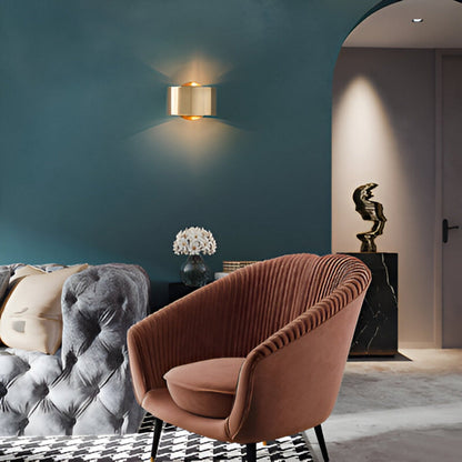 CylinGold – Vegglampe med Jernkonstruksjon og Gullfinish