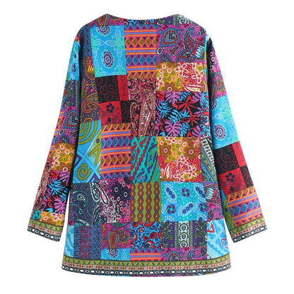 Ingrid - Fargerik patchwork cardigan med åpen front og rund hals