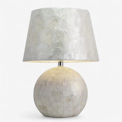 LumiShell – LED Bordlampe med Skalainspirert Design for Innendørsbelysning