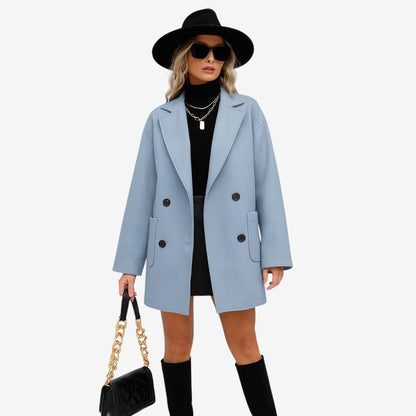 Carina – Langermet kåpe med krage og knappelukking