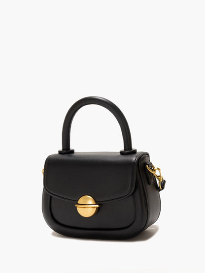 Leonie - Lett skulderveske med klaff og justerbar stropp