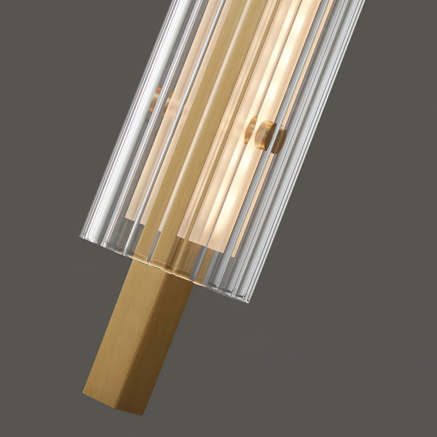 LumiBeam – Messing og Glass Vegglampe med Integrert LED